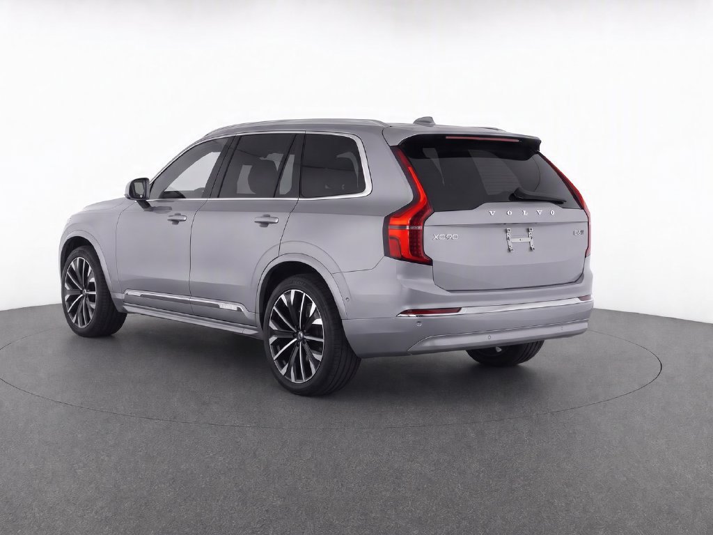 Used 2026 Volvo XC90 B6 Plus w/ Protection Package Premier AWD/4WD image 3