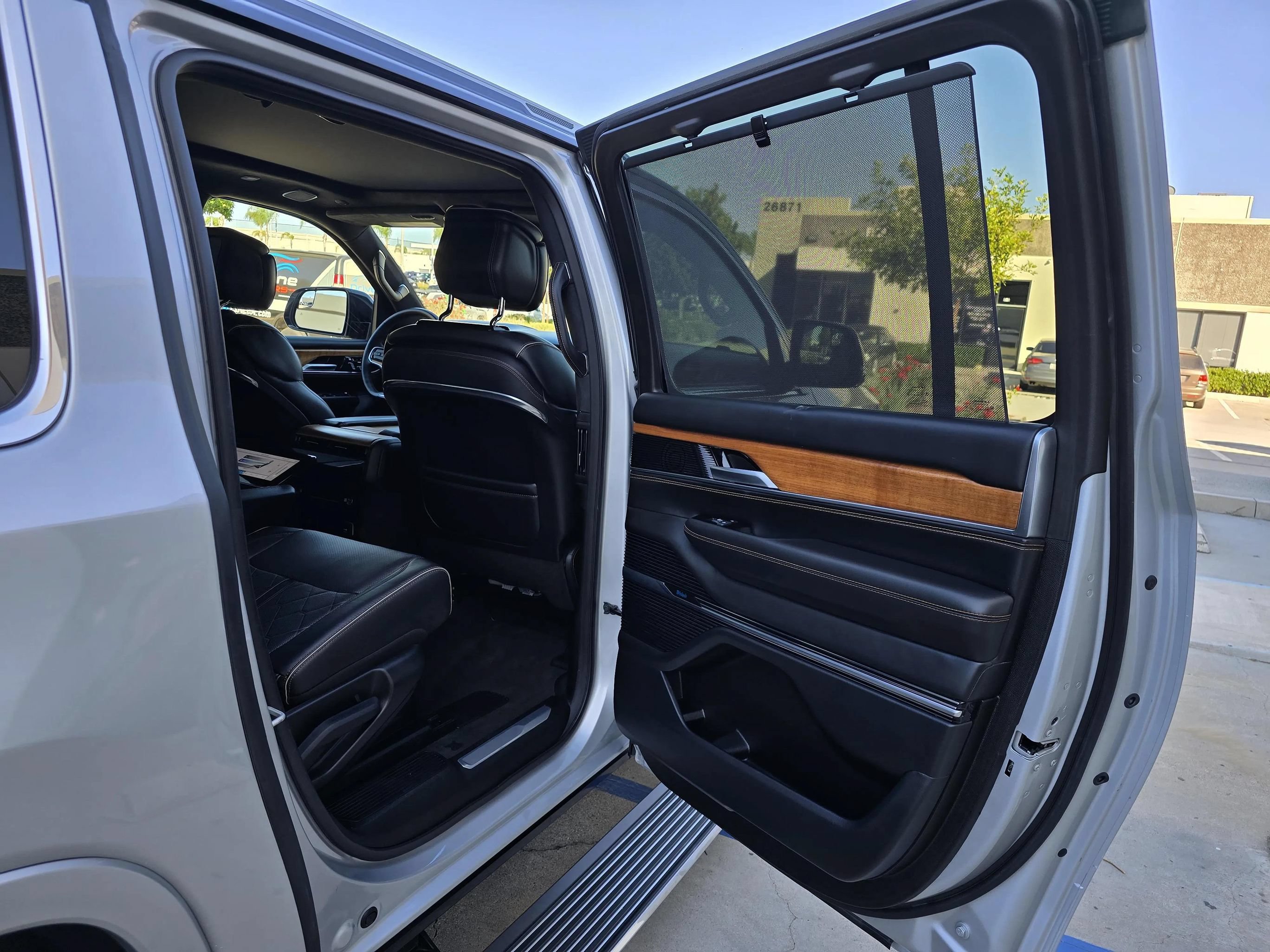 Used 2024 Jeep Grand Wagoneer L Series III AWD/4WD image 64