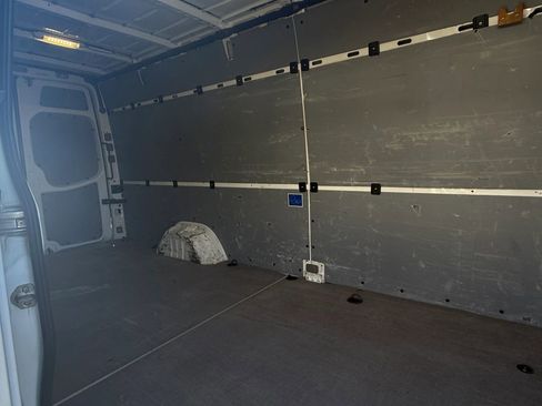 Used 2017 Mercedes-Benz Sprinter 2500 image 15