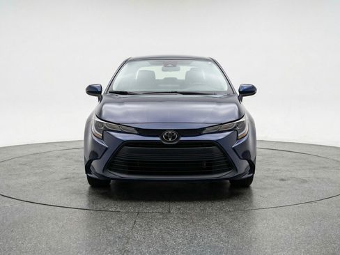 Used 2025 Toyota Corolla LE FWD image 2
