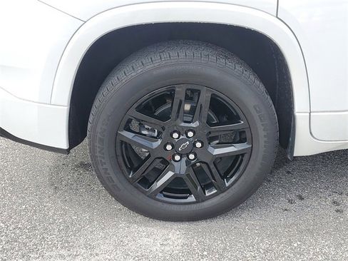 Used 2023 Chevrolet Traverse Premier image 5