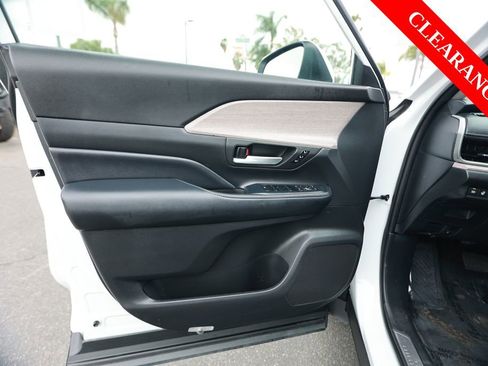 Used 2024 Toyota Grand Highlander FWD image 16