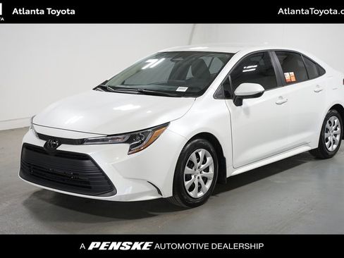 Certified 2025 Toyota Corolla LE image 1