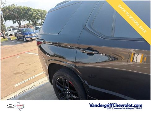 Used 2021 Chevrolet Traverse Premier w/ Redline Edition FWD image 10