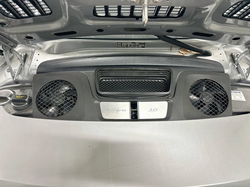 Certified 2018 Porsche 911 Carrera RWD image 29