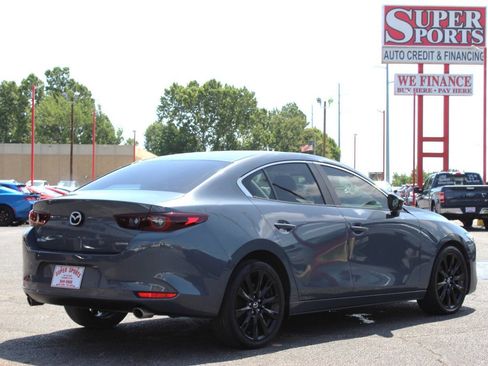 Used 2022 MAZDA MAZDA3 s image 3