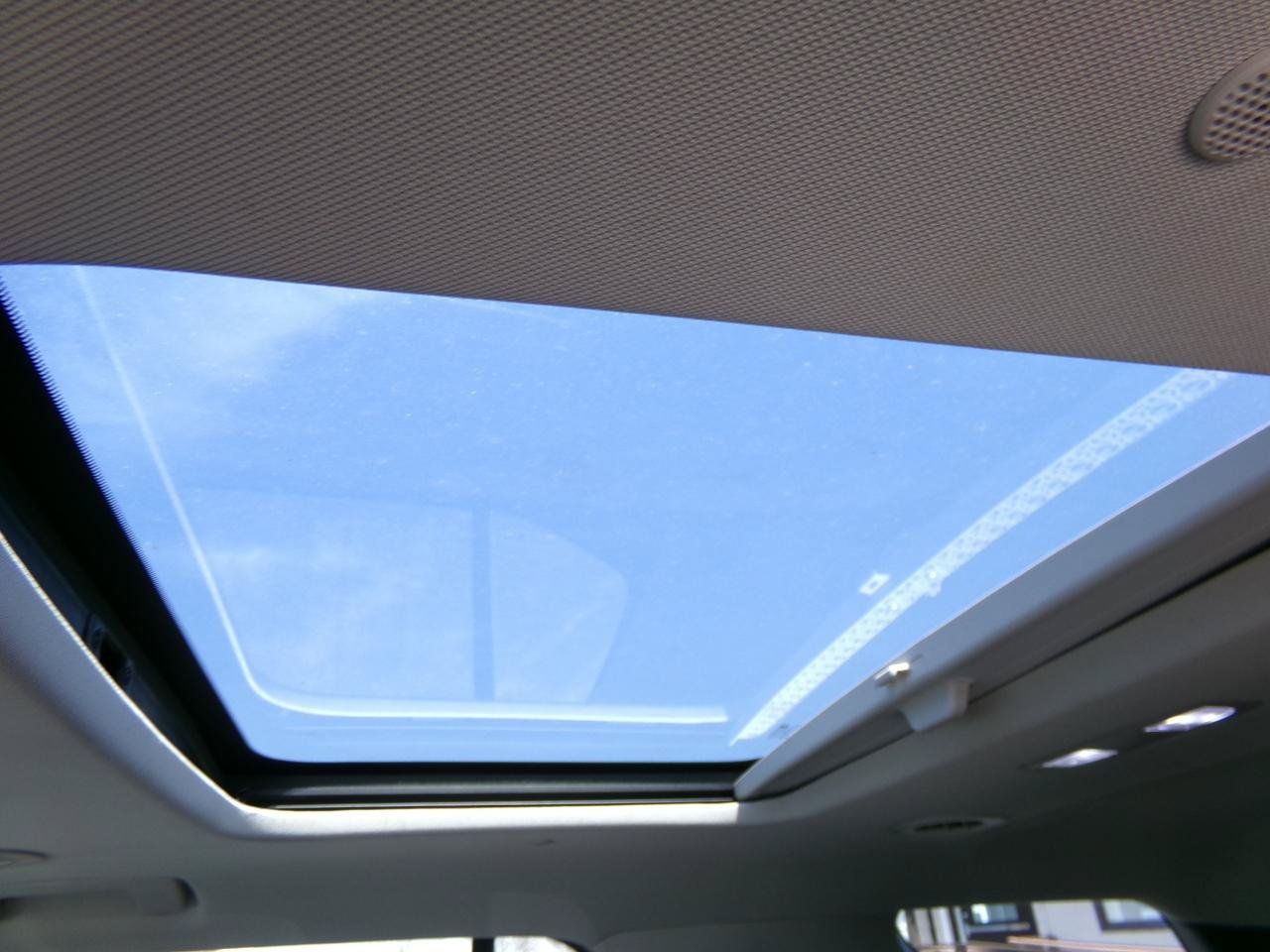 Used 2019 Chevrolet Traverse RS AWD/4WD image 46