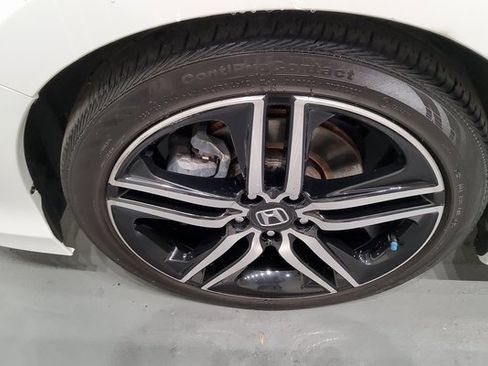 Used 2017 Honda Accord Touring image 36