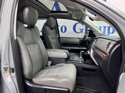 Used 2018 Toyota Tundra Limited w/ Limited Premium Package AWD/4WD image 9