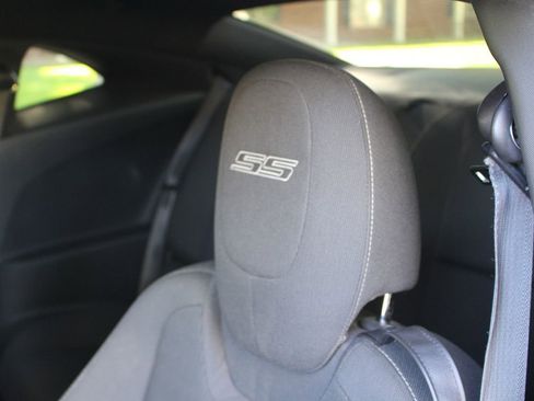 Used 2015 Chevrolet Camaro SS image 9