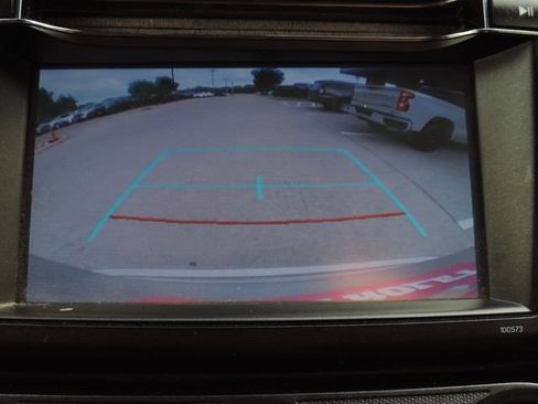 Used 2018 Toyota RAV4 LE FWD image 28