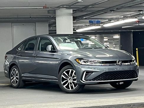 New 2026 Volkswagen Jetta SE image 1