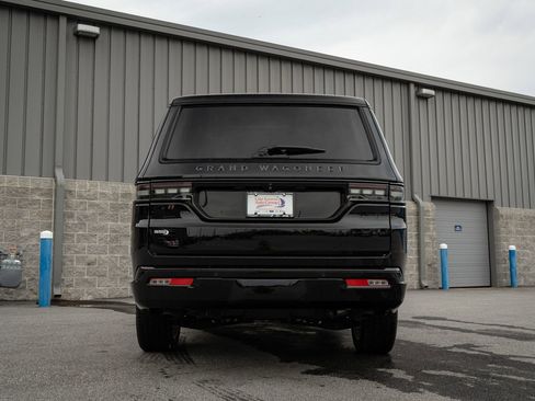 Used 2024 Jeep Grand Wagoneer L Series II w/ Quick Order Packagew 28T AWD/4WD image 17