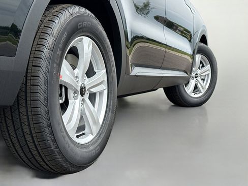 New 2026 Kia Sorento LX FWD image 14