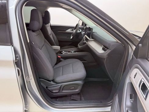 Used 2025 Ford Explorer Active image 11