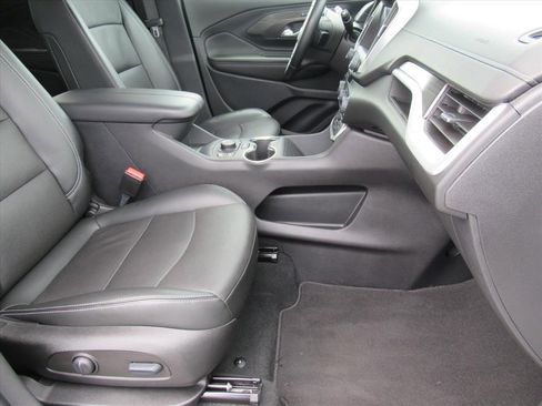 Certified 2023 GMC Terrain SLT w/ Tech Package image 11