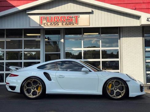 Used 2015 Porsche 911 Turbo S image 2