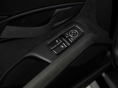 Certified 2021 Porsche 718 Boxster Spyder RWD image 19