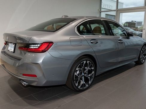 Used 2025 BMW 330i xDrive Sedan w/ Premium Package image 5