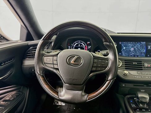 Used 2020 Lexus LS 500 w/ Interior Upgrade Package RWD image 29