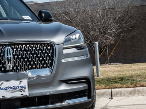 Used 2022 Lincoln Aviator Reserve w/ Elements Package Plus image 7