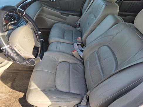 Used 2002 Cadillac De Ville DHS w/ Safety/Security Pkg image 9