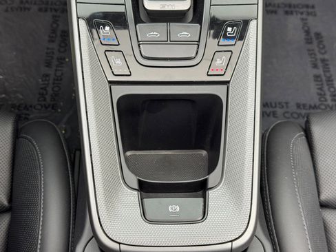 Used 2024 Porsche 911 Targa 4 w/ Premium Package image 32