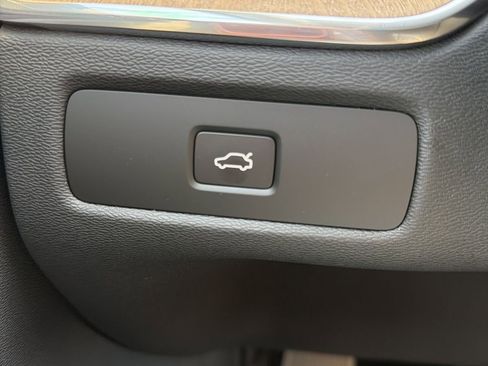 New 2026 Volvo XC60 B5 Ultra w/ Climate Package image 54