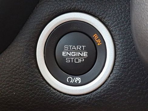 Used 2024 RAM 1500 Laramie AWD/4WD image 24