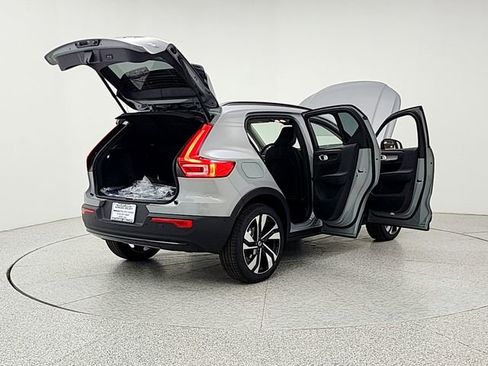 New 2026 Volvo XC40 B5 Ultra w/ Climate Package AWD/4WD image 11