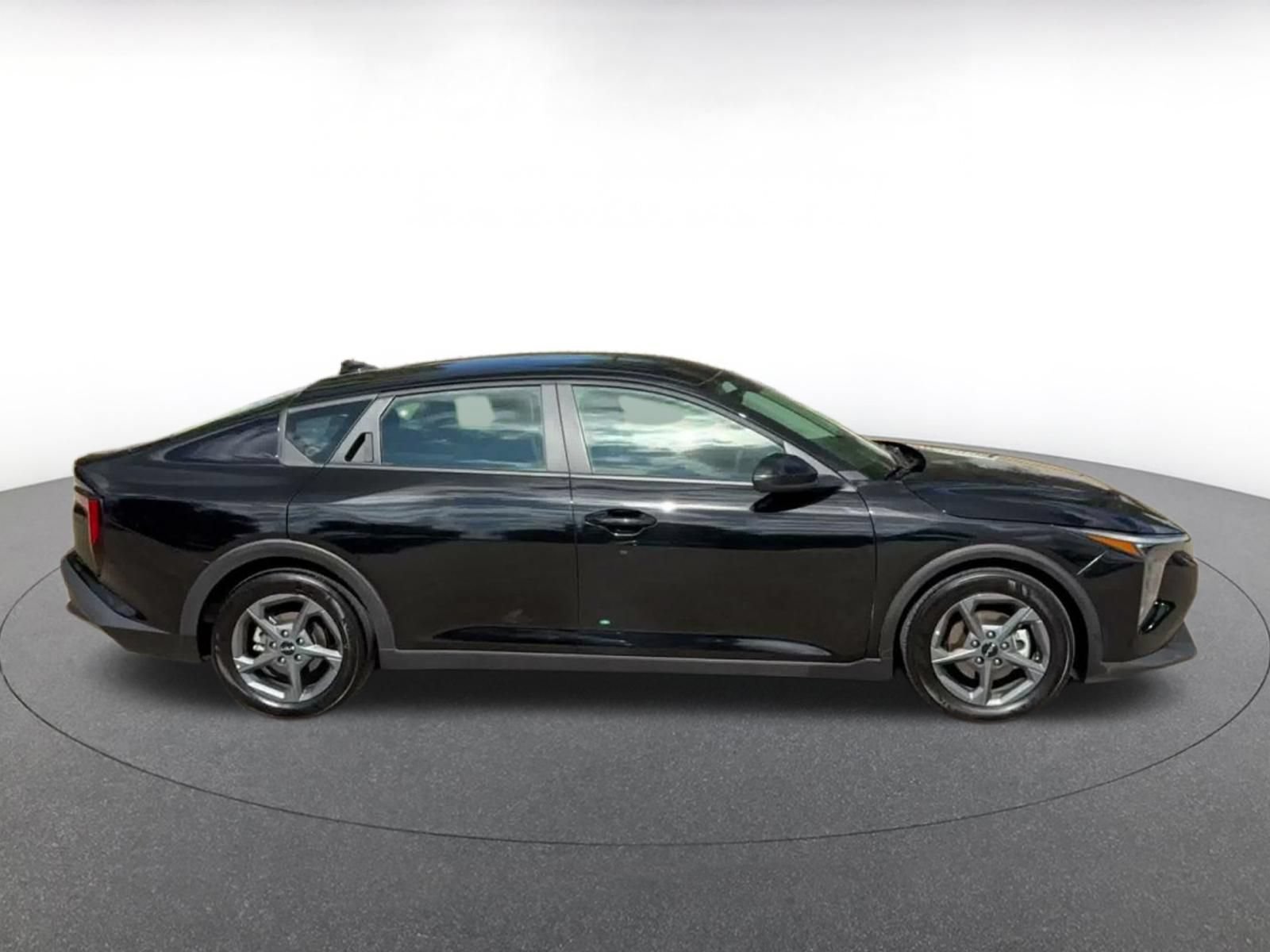 Used 2026 Kia K4 FWD image 16