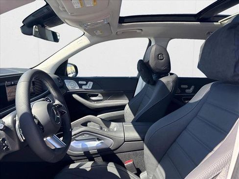 New 2025 Mercedes-Benz GLS 450 4MATIC image 17