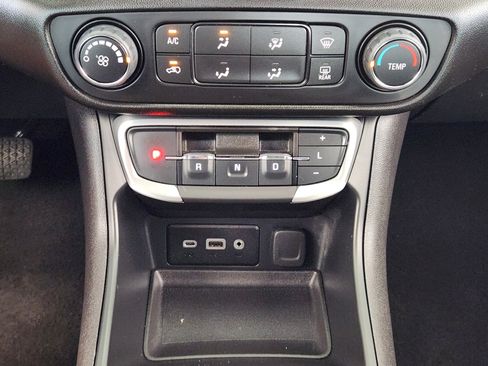 Used 2024 GMC Terrain SLE AWD/4WD image 20