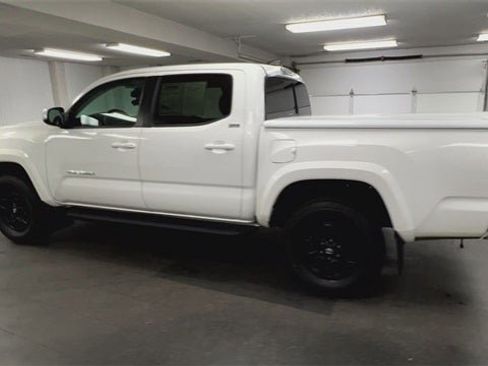 Used 2022 Toyota Tacoma SR5 image 39