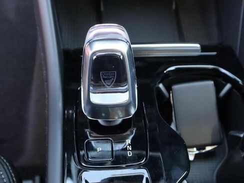 New 2024 Volvo XC40 B5 Plus w/ Climate Package AWD/4WD image 15