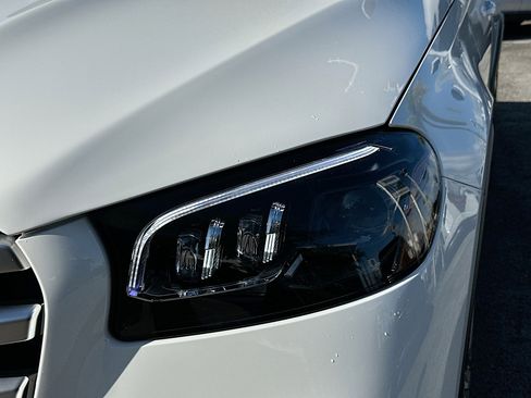 Used 2025 Mercedes-Benz GLS 450 4MATIC image 33