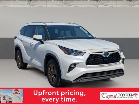 Used 2023 Toyota Highlander Bronze Edition image 2