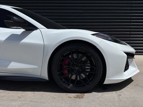 Used 2025 Chevrolet Corvette Z06 w/ Stealth Interior Trim Package RWD image 11
