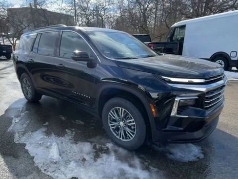 New 2026 Chevrolet Traverse LT w/ Driver Confidence Package image 3