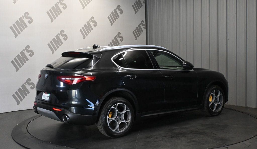 Used 2018 Alfa Romeo Stelvio AWD w/ Convenience Package image 5