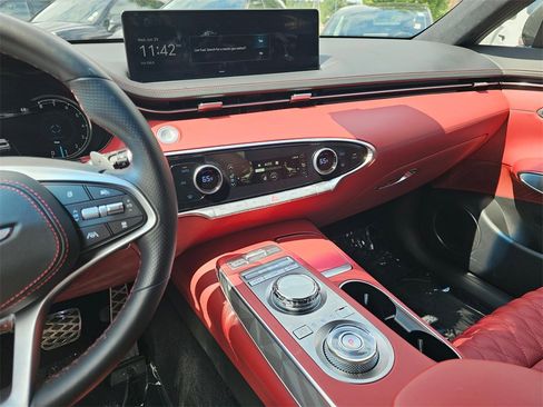 Used 2025 Genesis GV70 3.5T Sport w/ Sport Advanced Package image 31