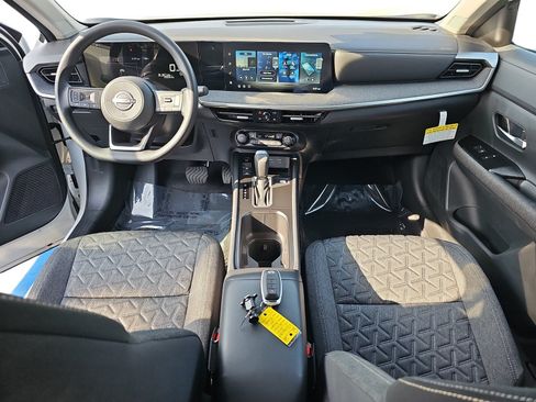 Used 2026 Nissan Kicks SV w/ Charging Package AWD/4WD image 10