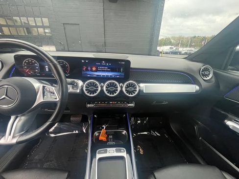 Used 2025 Mercedes-Benz GLB 250 4MATIC image 33