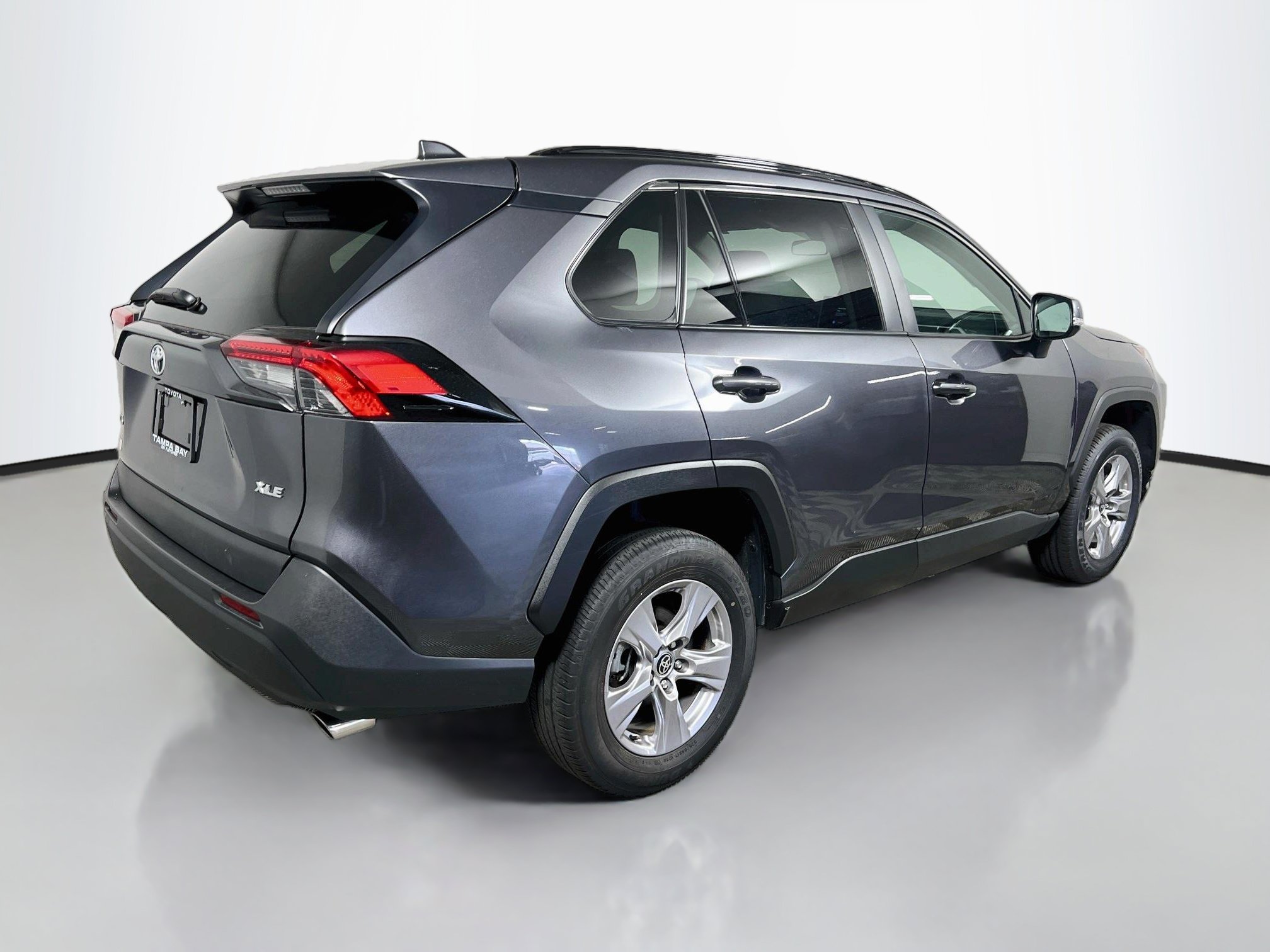 Used 2025 Toyota RAV4 XLE FWD image 4