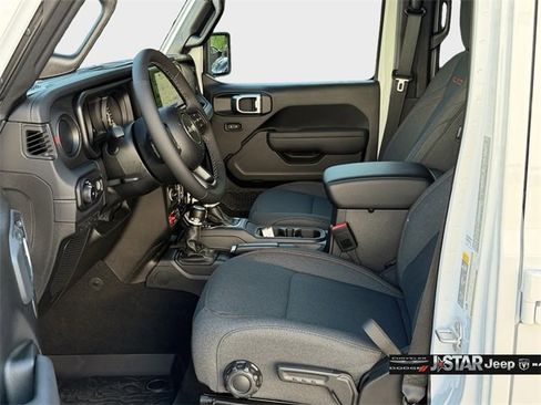 New 2026 Jeep Wrangler Unlimited Rubicon image 9