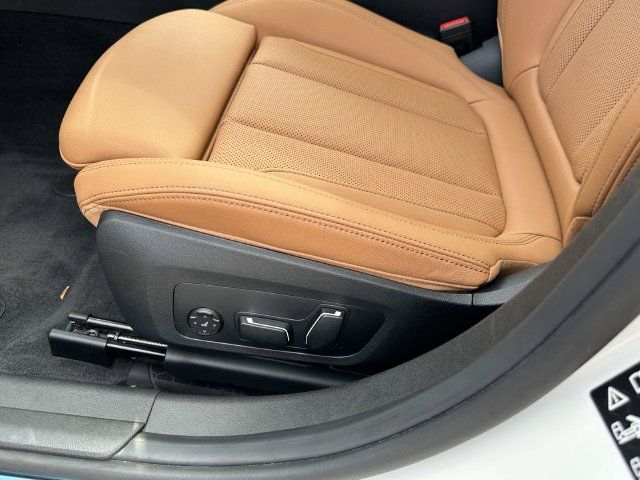 Used 2026 BMW 330i xDrive Sedan w/ M Sport Package AWD/4WD image 26