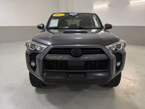 Used 2021 Toyota 4Runner TRD Off-Road Premium w/ Moonroof Package AWD/4WD image 2
