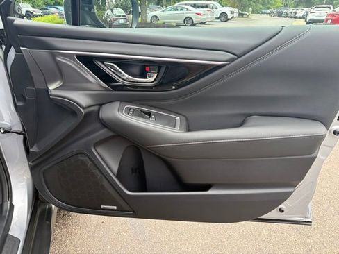 Used 2025 Subaru Outback Touring AWD/4WD image 31
