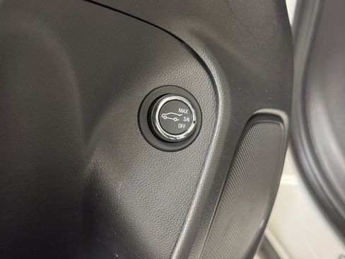 Used 2020 Buick Encore GX Essence w/ Experience Buick Package image 25