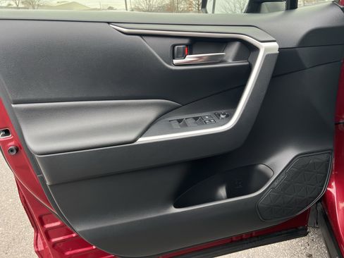 Used 2019 Toyota RAV4 XLE image 13